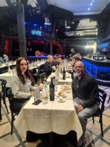 losing my wallet in Argentina couple at dinner
